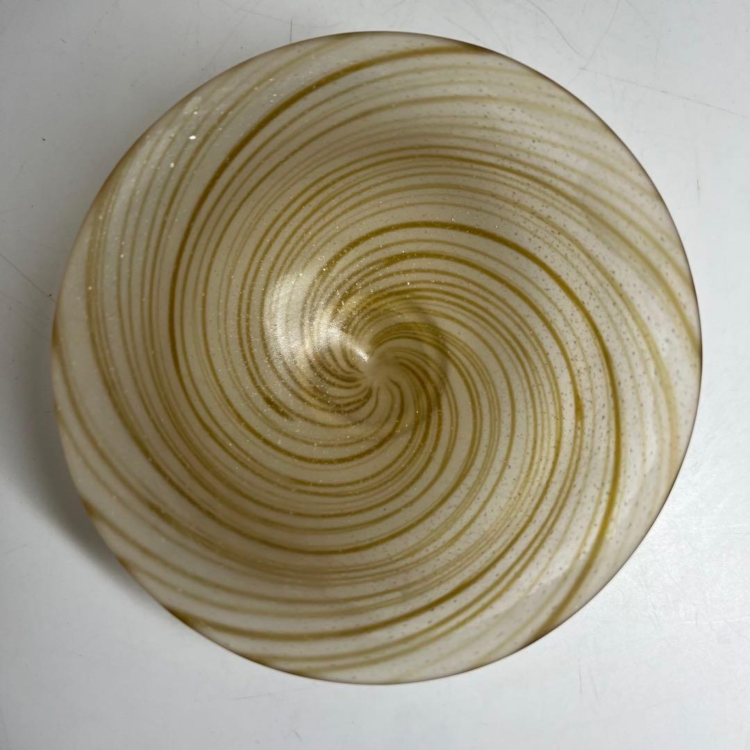 ☆茶③ 山下瑠風　義山　忍冬　ガラス　平茶碗　共箱　口径14.3cm