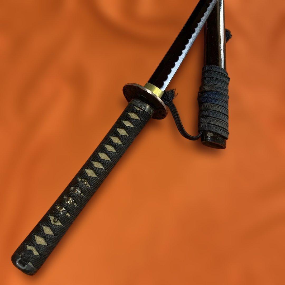 上級模造刀 黒柄 獅子彫丸鍔 濃赤茶呂鞘