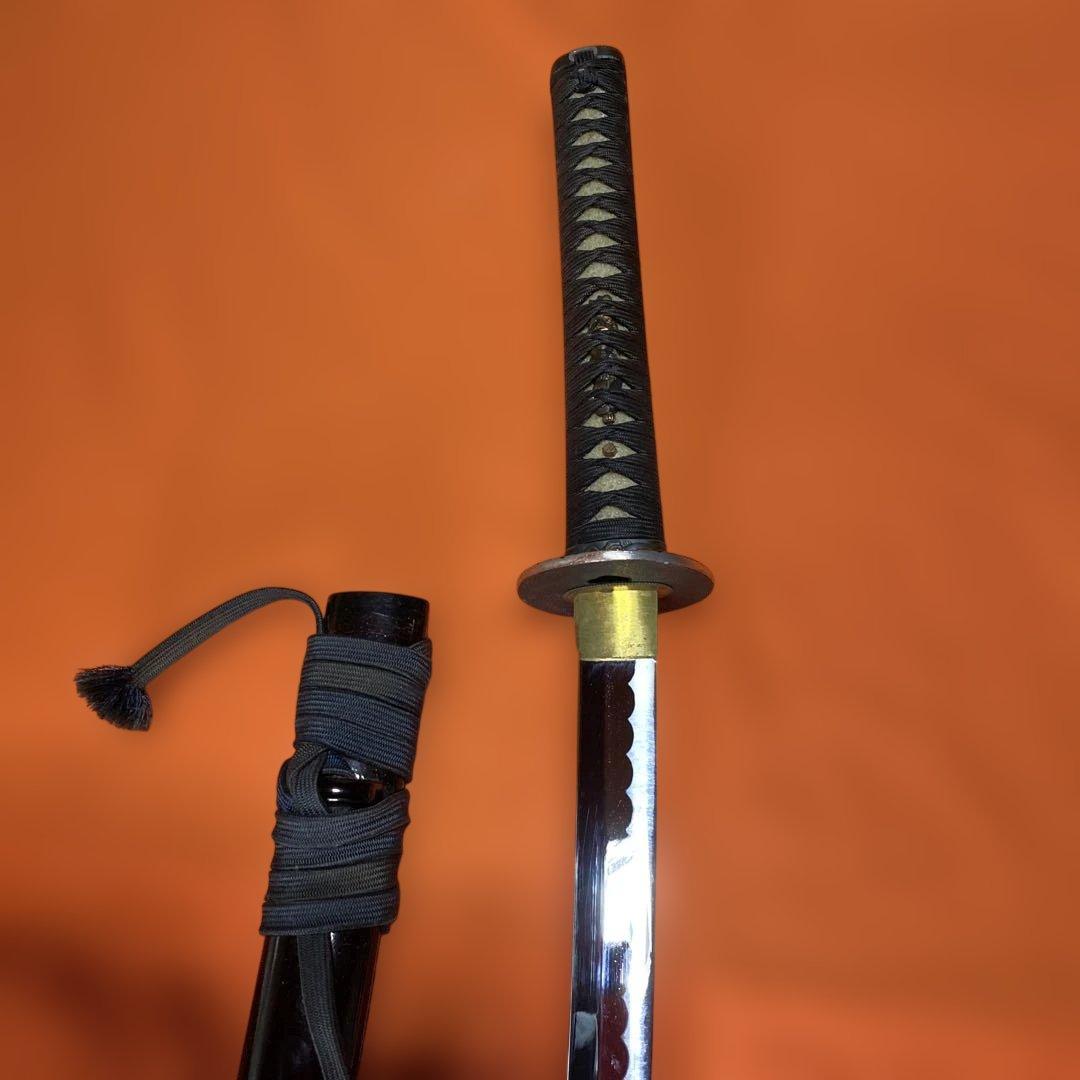 上級模造刀 黒柄 獅子彫丸鍔 濃赤茶呂鞘