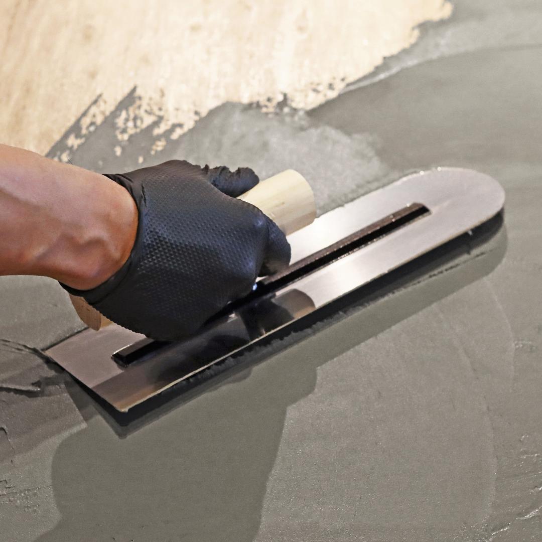 円形｜ラウンドテーブル｜ライトグレー｜薄塗りモルタル｜ちゃぶ台