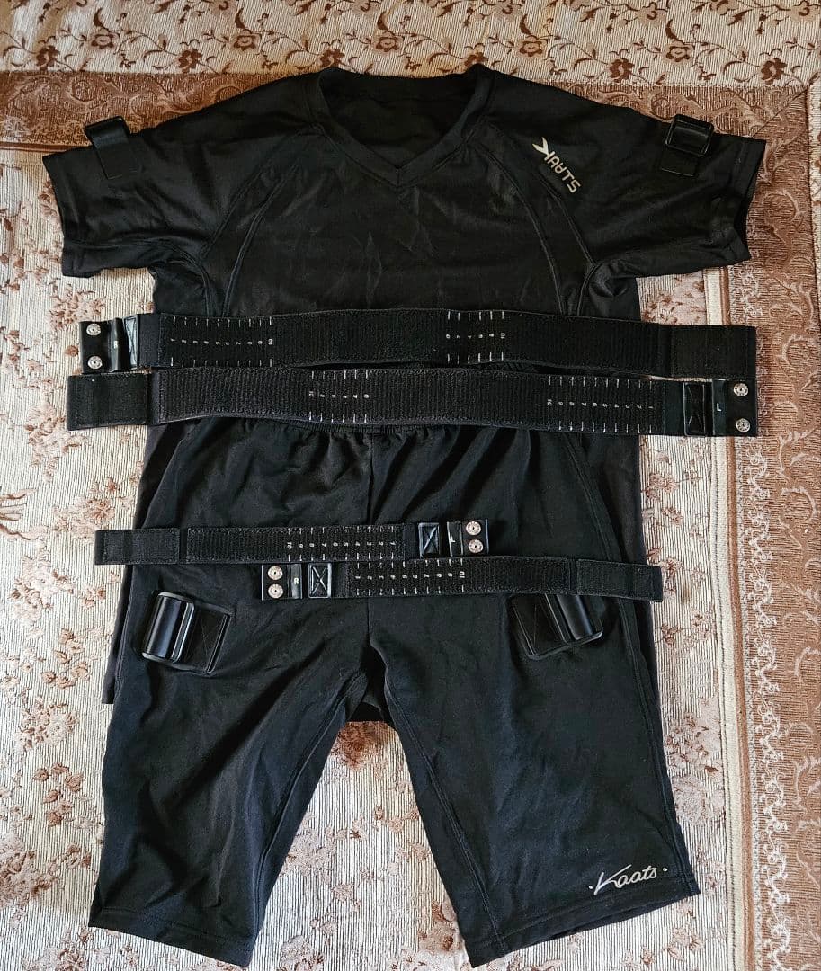 カーツ　加圧トレーニングウェア上下セット