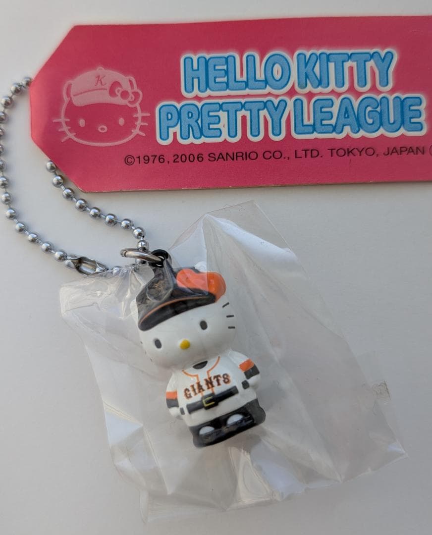 ご当地キティ　ハローキティ　ジャイアンツ ストラップ