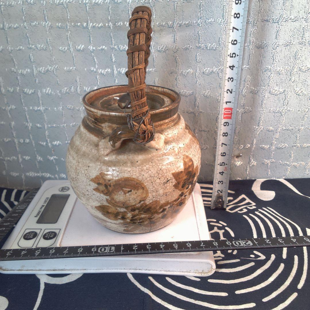 骨董２手作り陶器急須 籐ハンドル付き 水漏れあります