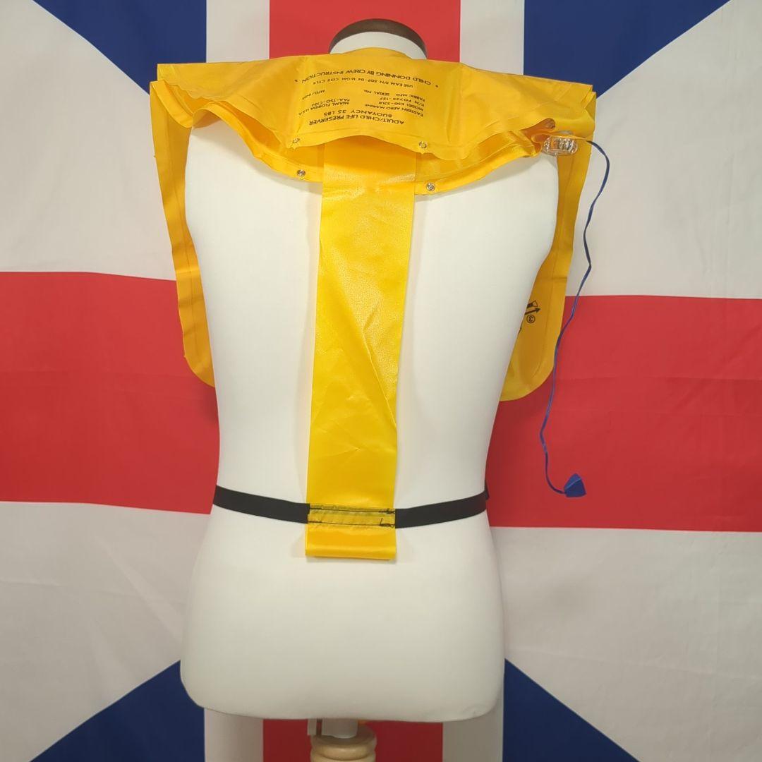 アメリカ軍のライフジャケット（袋入り）