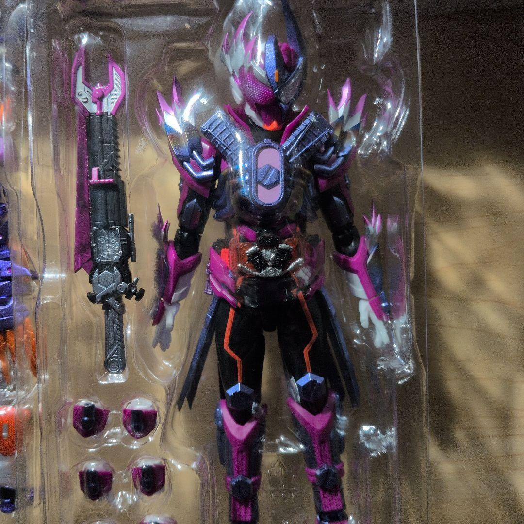 S.H.Figuarts仮面ライダーヴァルバラド