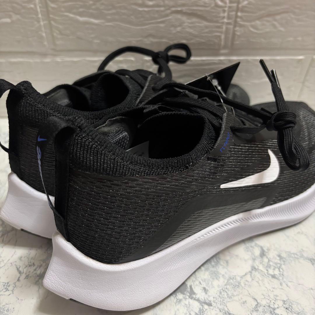 新品　ナイキ　 Zoom Fly 4 ランニングシューズ