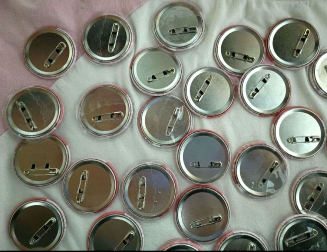 すとぷり　莉犬　缶バッチ　アニマル缶バッチ　あにまる缶バッチ