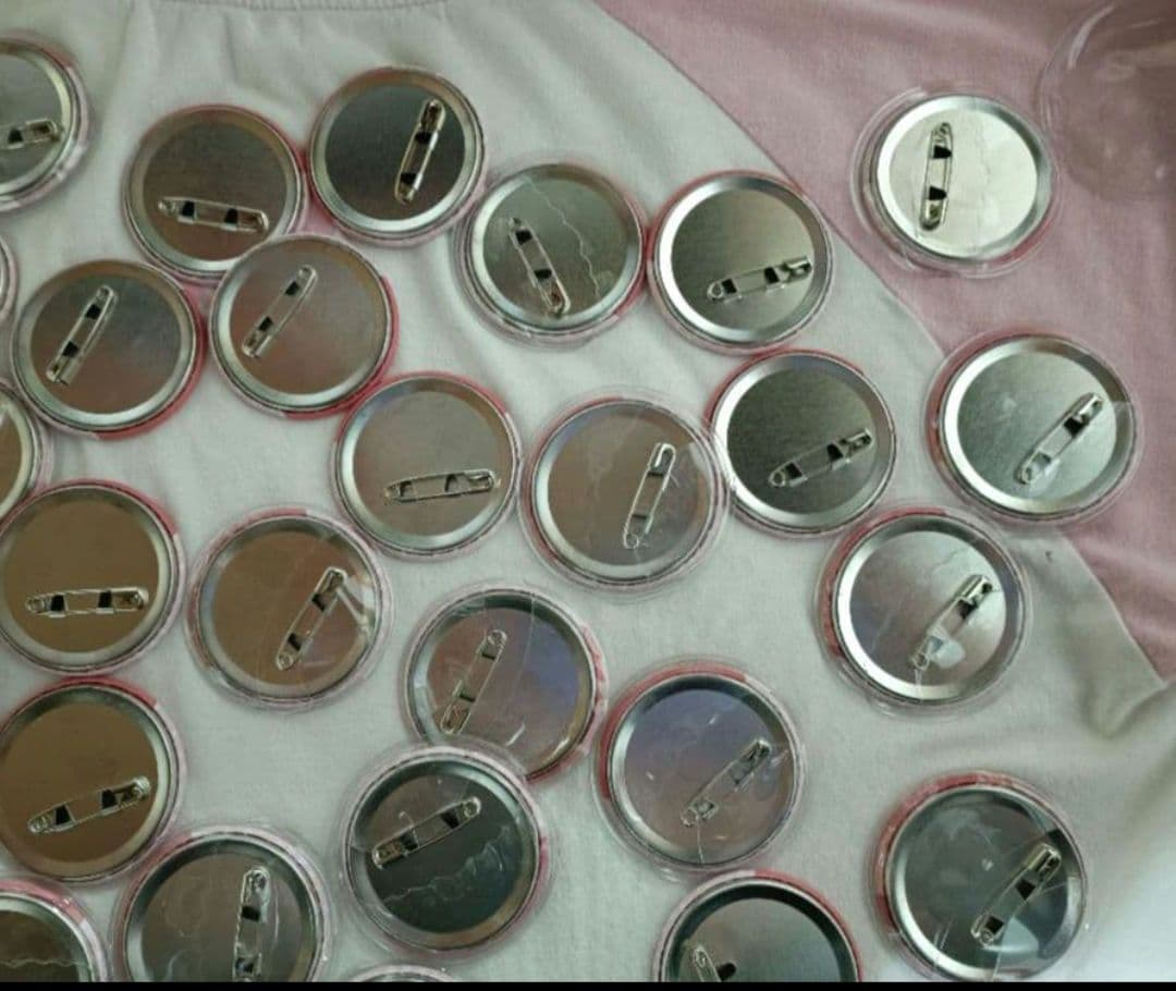 すとぷり　莉犬　缶バッチ　アニマル缶バッチ　あにまる缶バッチ