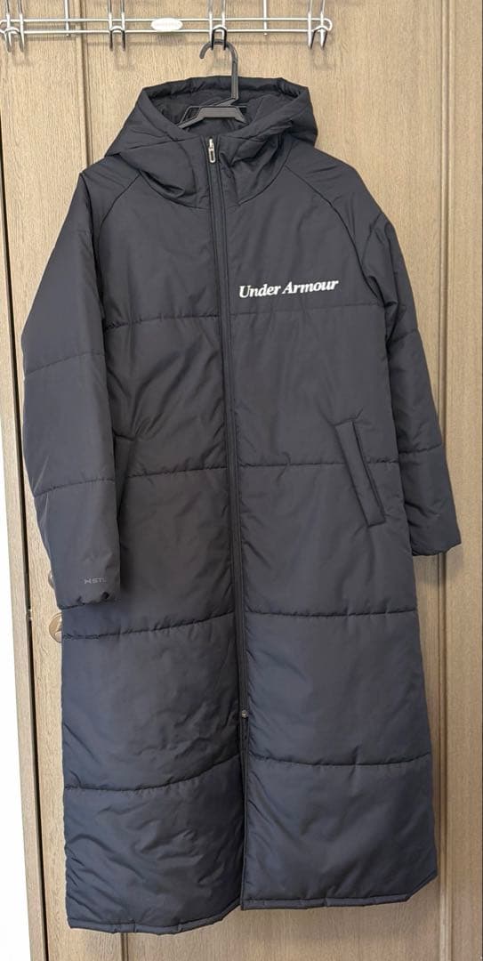 【美品】Under Armour ブラックベンチコート