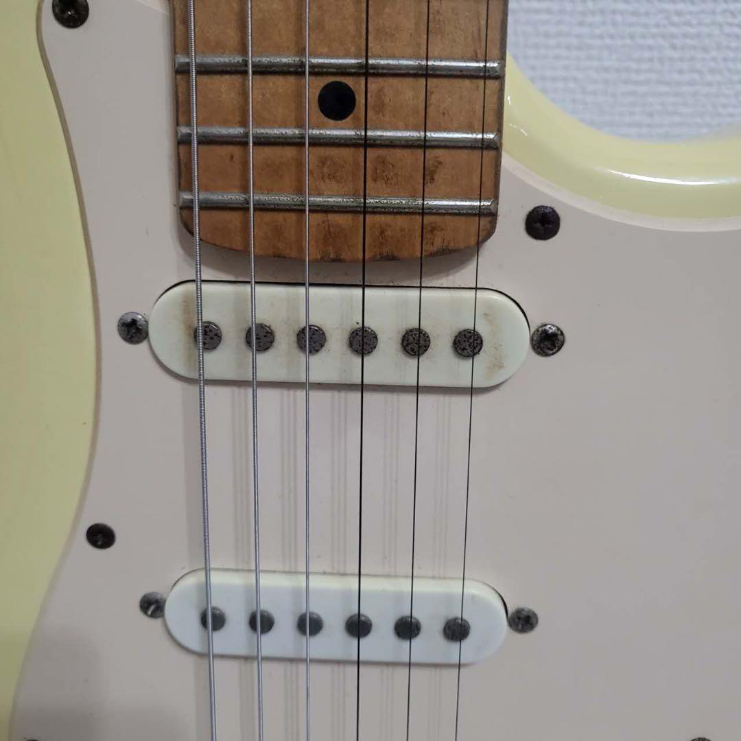 エレキギター ホワイト