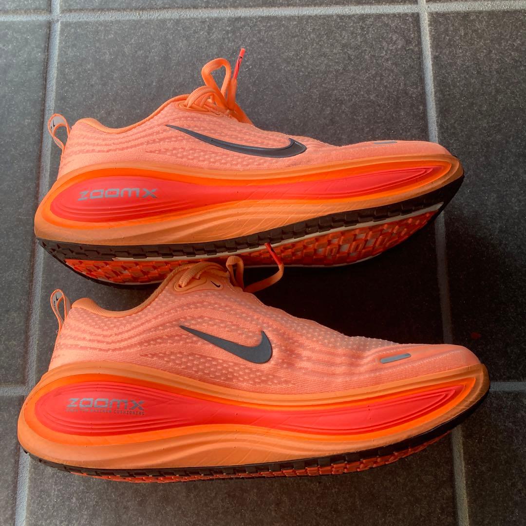 NIKEボメロプラス