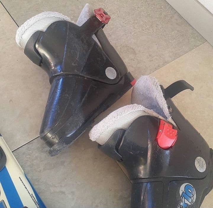 初めてのスキーに！板９０cm　幼稚園児スキーセット　本格的