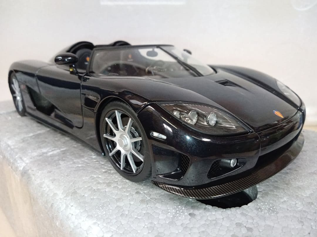 オートアート 1/18 ケーニグセグCCX 黒 ミニカー