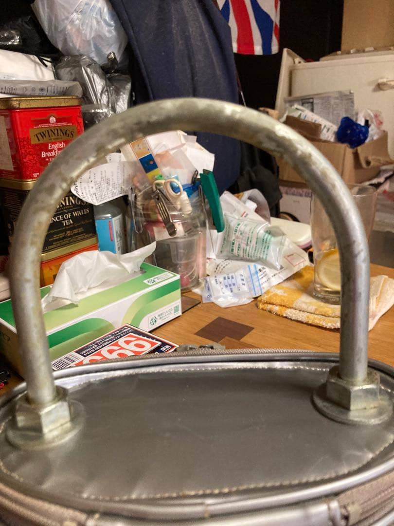 ピストルズ　南京錠型バッグ