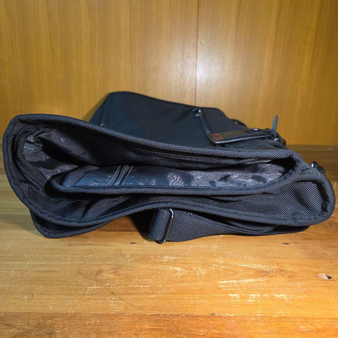 TUMI トゥミ ガーメントケース ビジネスバック スーツ 出張 ショルダー付
