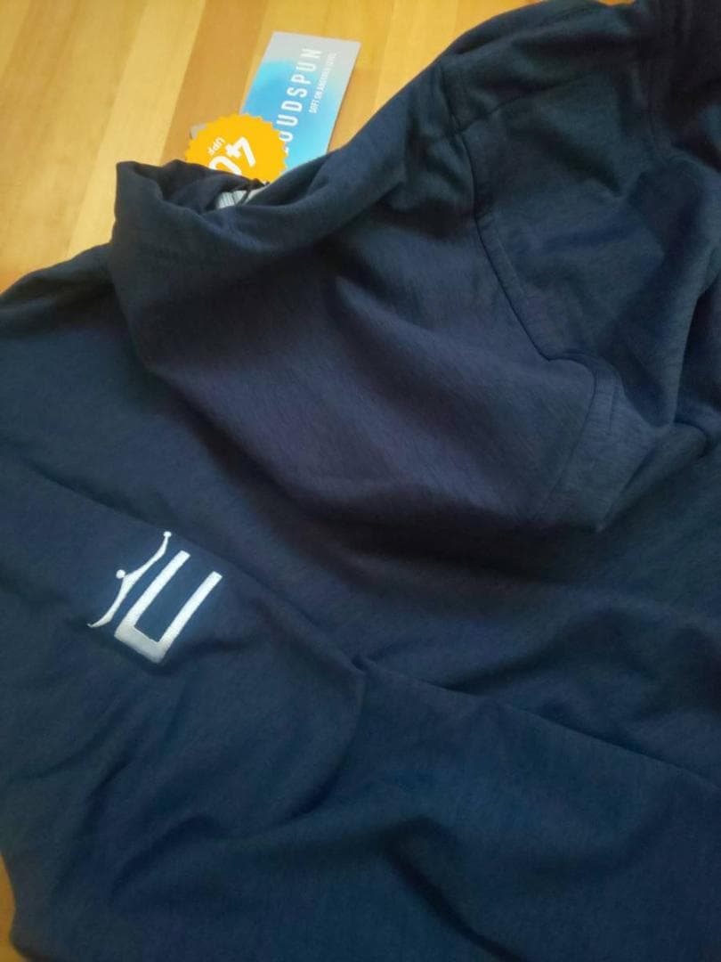 USコブラプーマ限定 Cloudspunプログレスフーディー紺 特注刺繍