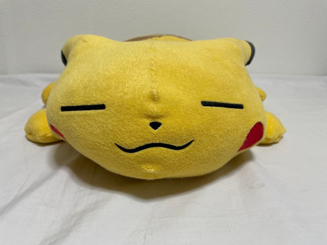 ピカチュウ　ぬいぐるみ大