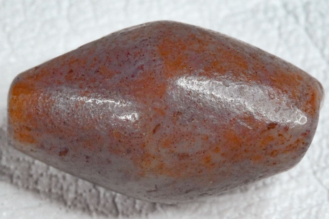 ★1000年以上前 インダス地域出土 全面ブラッドスポット入りカーネリアンビーズ