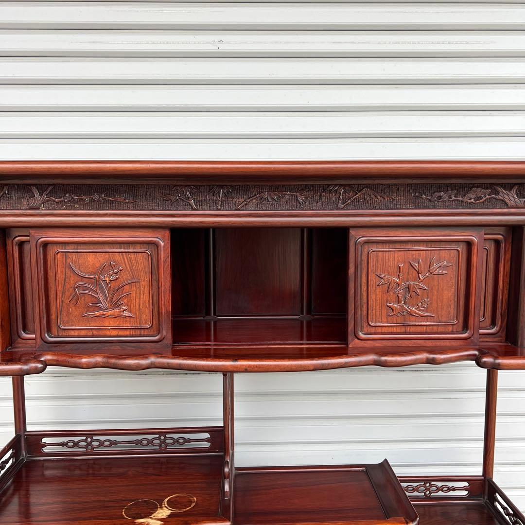 高級材・花梨（カリン）製】 美しい彫刻の和風茶棚・飾り棚　1947年製