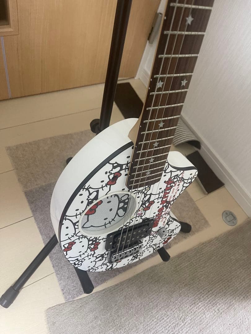 ハローキティ エレキギター　FERNANDES アンプ内蔵 ZO-3 ゾウサン