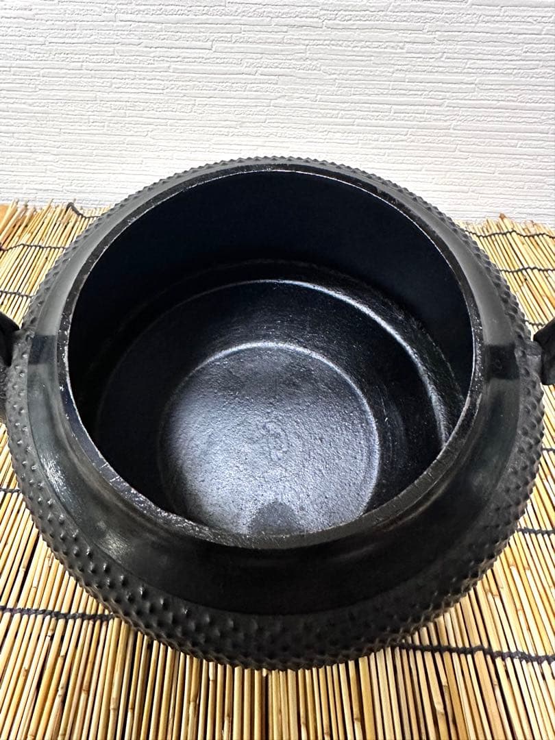 未使用品　成龍堂鋳造所 伝統工芸士 及川　齋（齋峰)造万代屋アラレ3升　南部鉄瓶