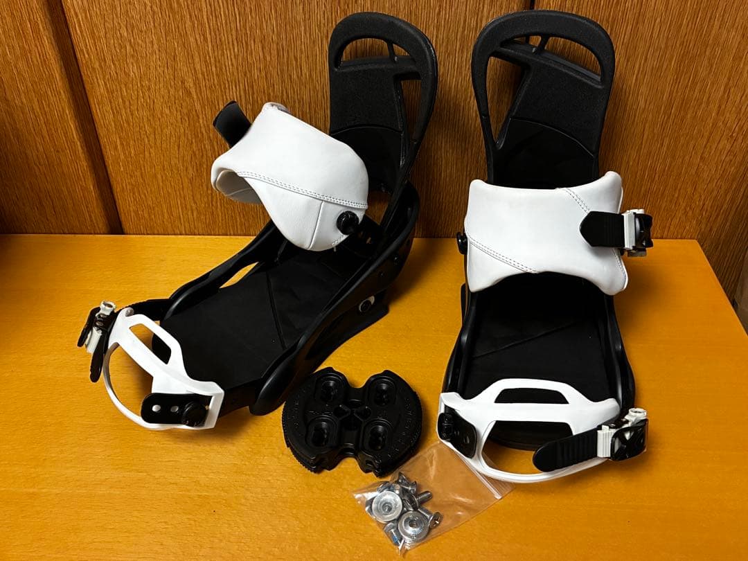 バートンBURTONバインディング【シチズン（レディースSサイズ）白×黒】キッズ