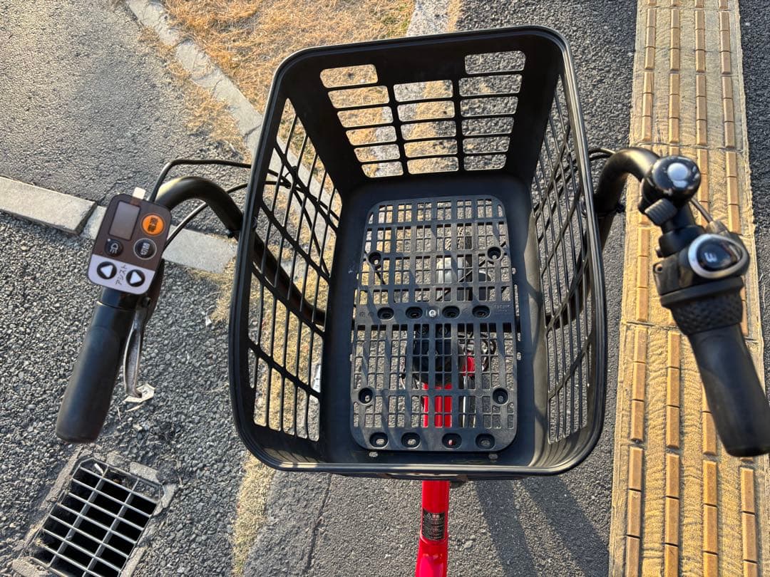 中古20㌅Panasonic電動アシスト自転車　8Ah 大阪　037番