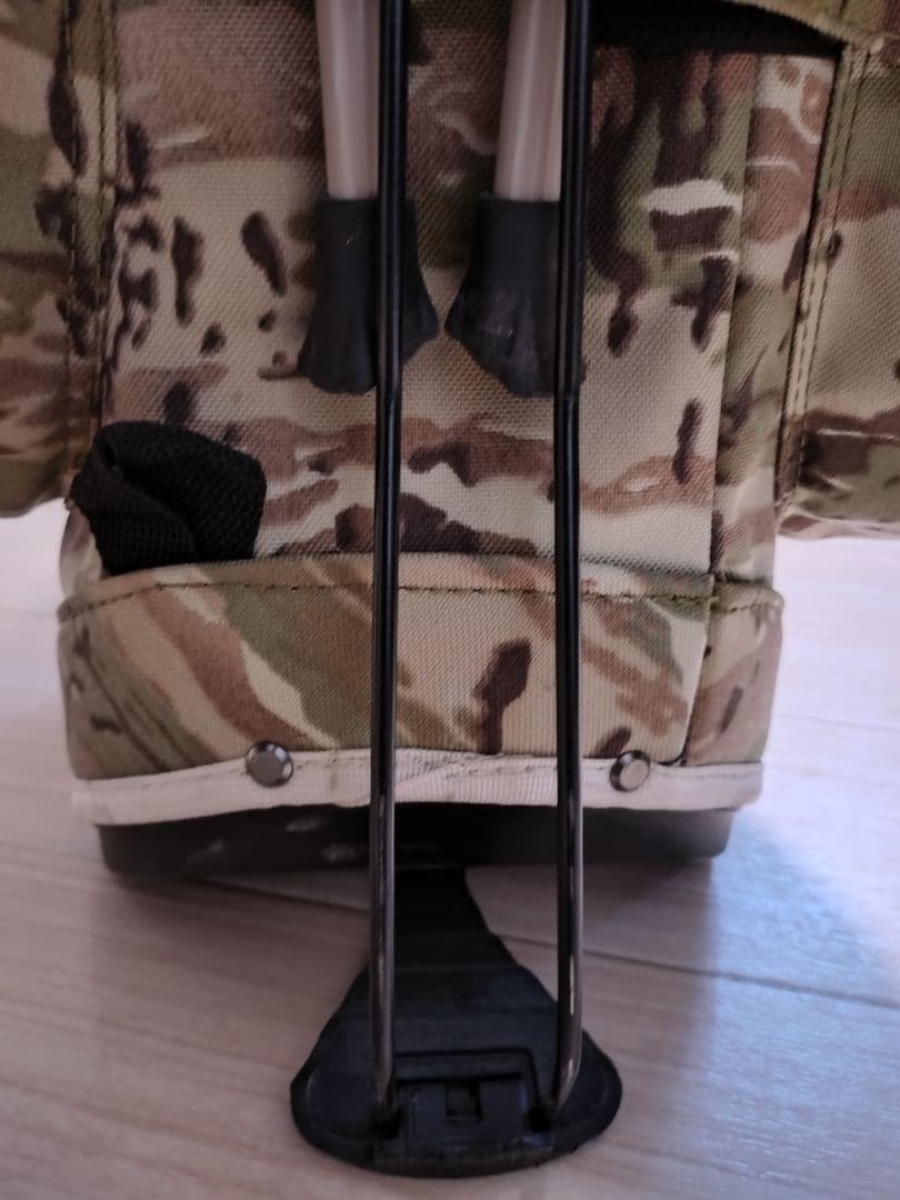 DOCUS ドゥーカス　迷彩 キャディバッグ スタンド付き