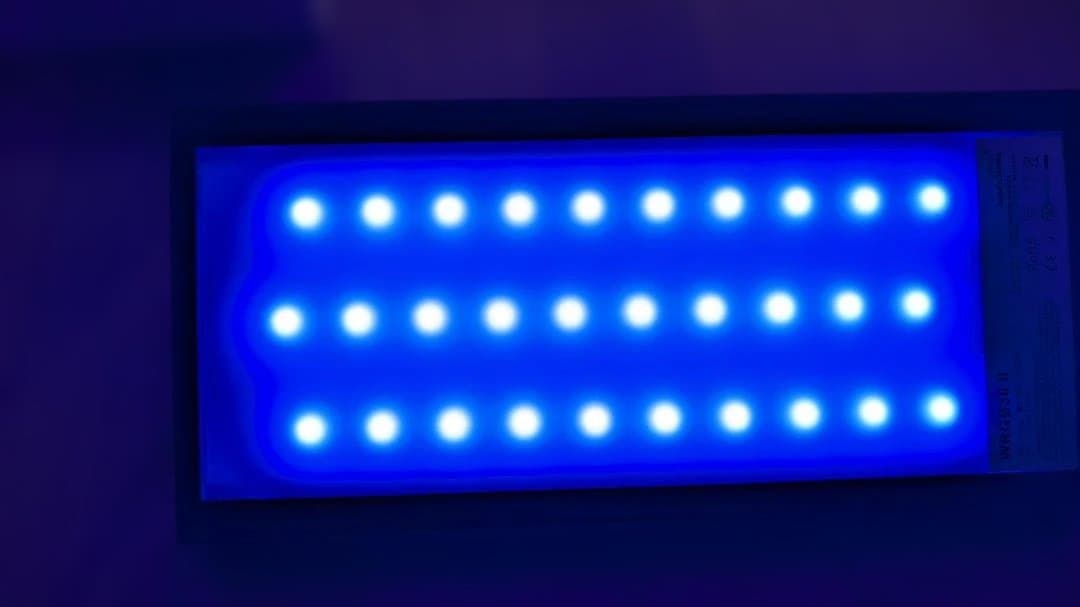 Chihiros WRGB II 30 + 吊り下げ金具