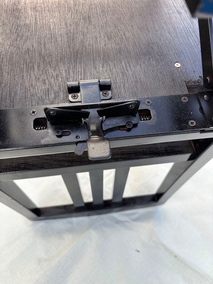 YAMAHA 背もたれ付ピアノ椅子　足部フェルト付き　座面新品比較的きれい