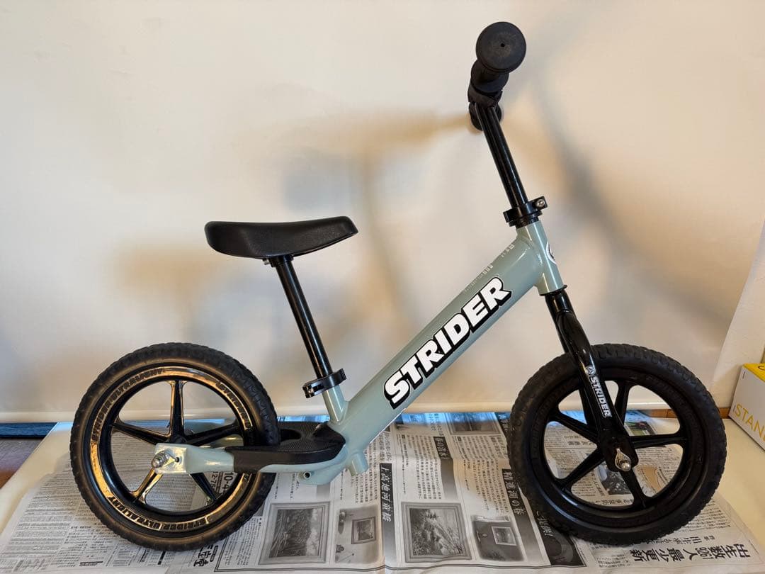 STRIDER ストライダー 12インチ アイスブルー 2023年限定カラー
