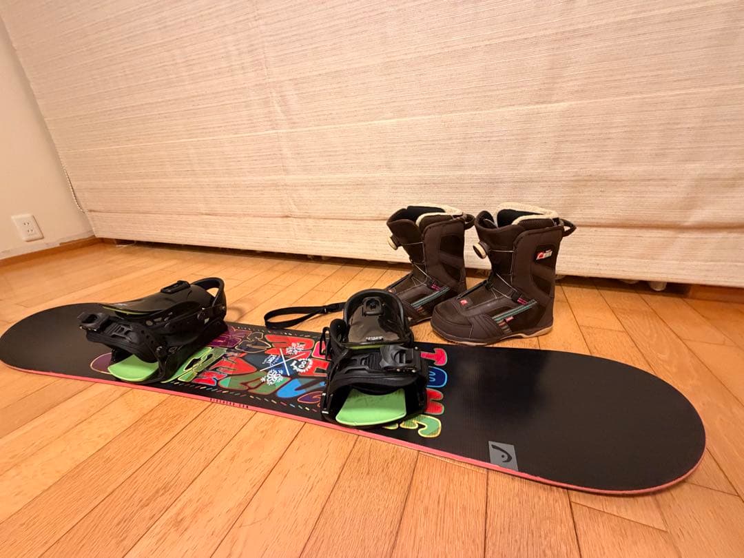 スノーボードセット（ブーツ・バインディング付）ボード138cm ブーツ24cm