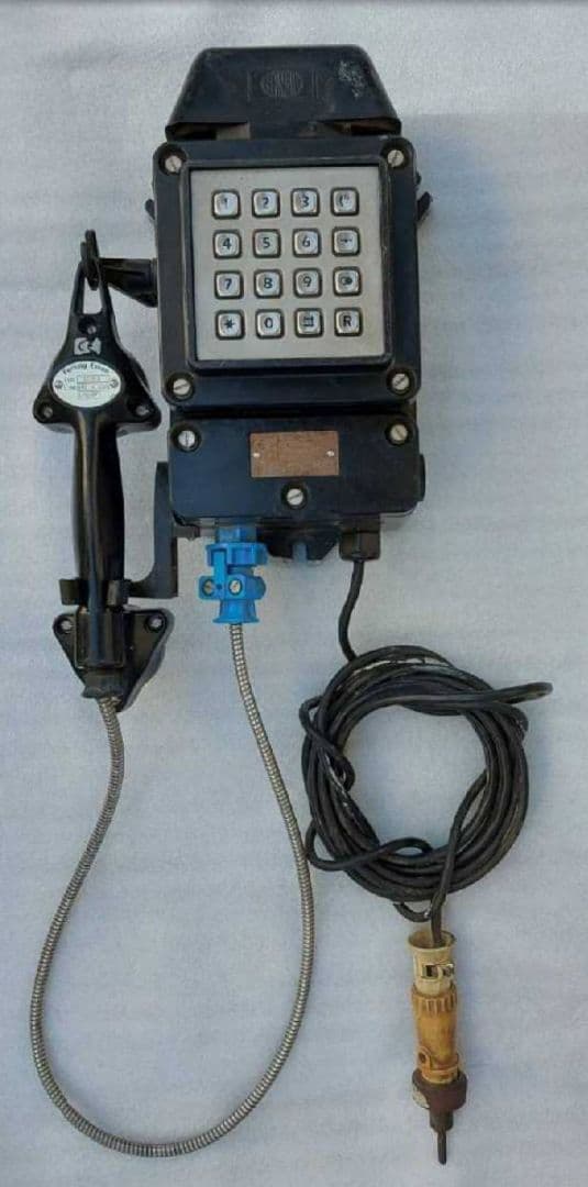 ヴィンテージ/Fernsig Essen社製/ドイツ製/ベイクライト製電話