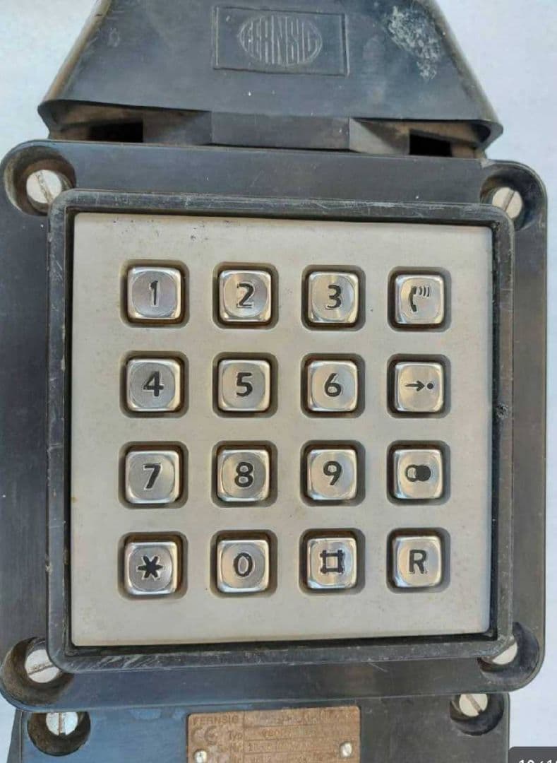 ヴィンテージ/Fernsig Essen社製/ドイツ製/ベイクライト製電話