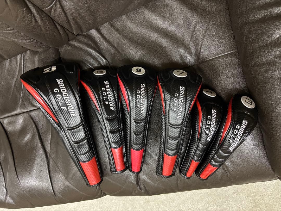 ブリヂストンゴルフ　キャディーバッグ　ツアーモデル　カバー各種つき