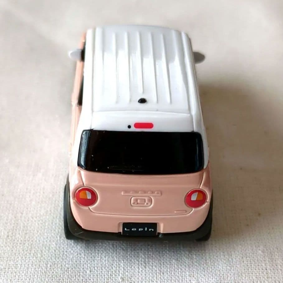 スズキ　Lapan　ピンクと白のSUVスタイル ミニカー[非売品]