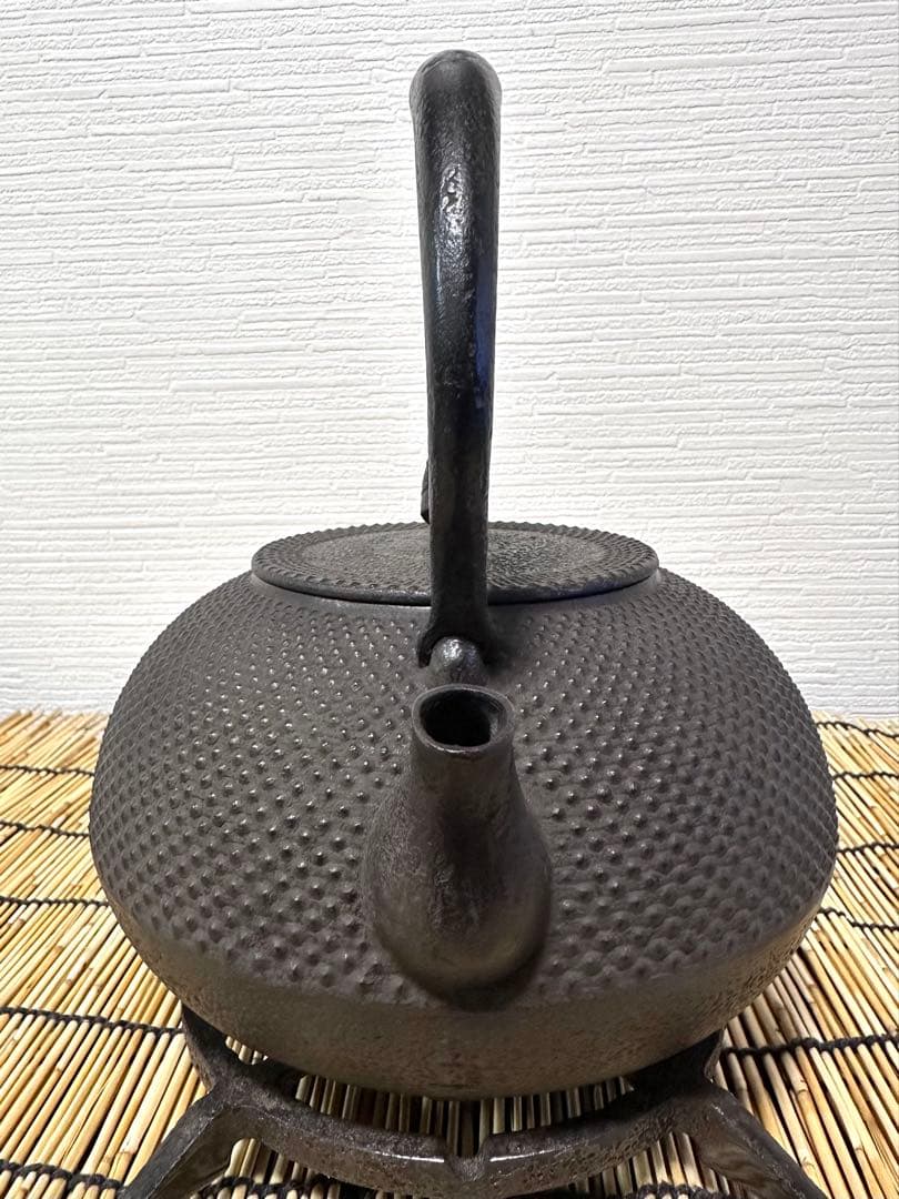 未使用品、供箱、栞付　南部名人雅泉造　２０型アラレ　南部鉄瓶　南部鉄器