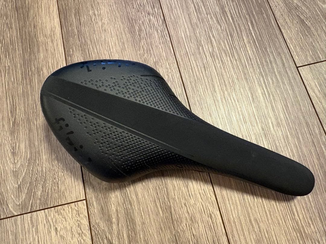 R1 カーボンサドル ブラック