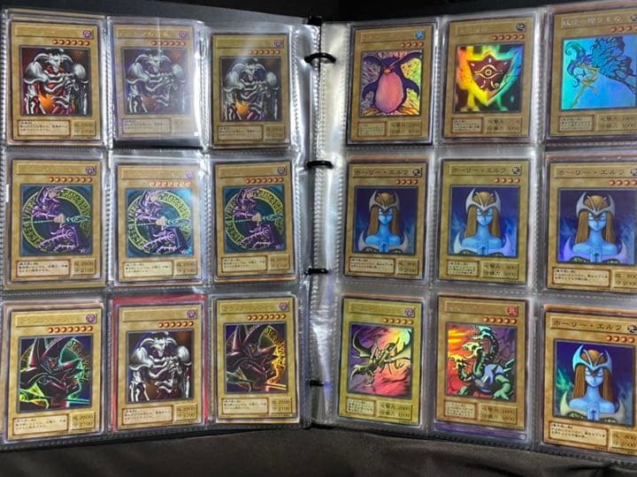 遊戯王カード　ファイル　まとめ売り　約200枚　初期　青眼の白龍など