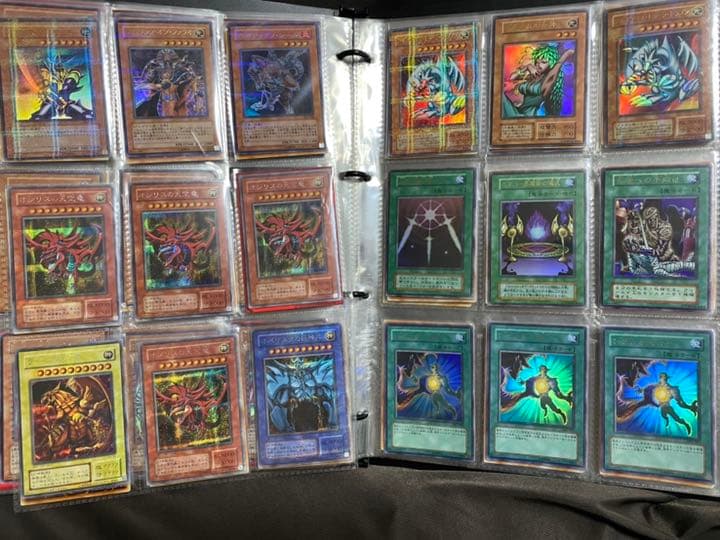 遊戯王カード　ファイル　まとめ売り　約200枚　初期　青眼の白龍など