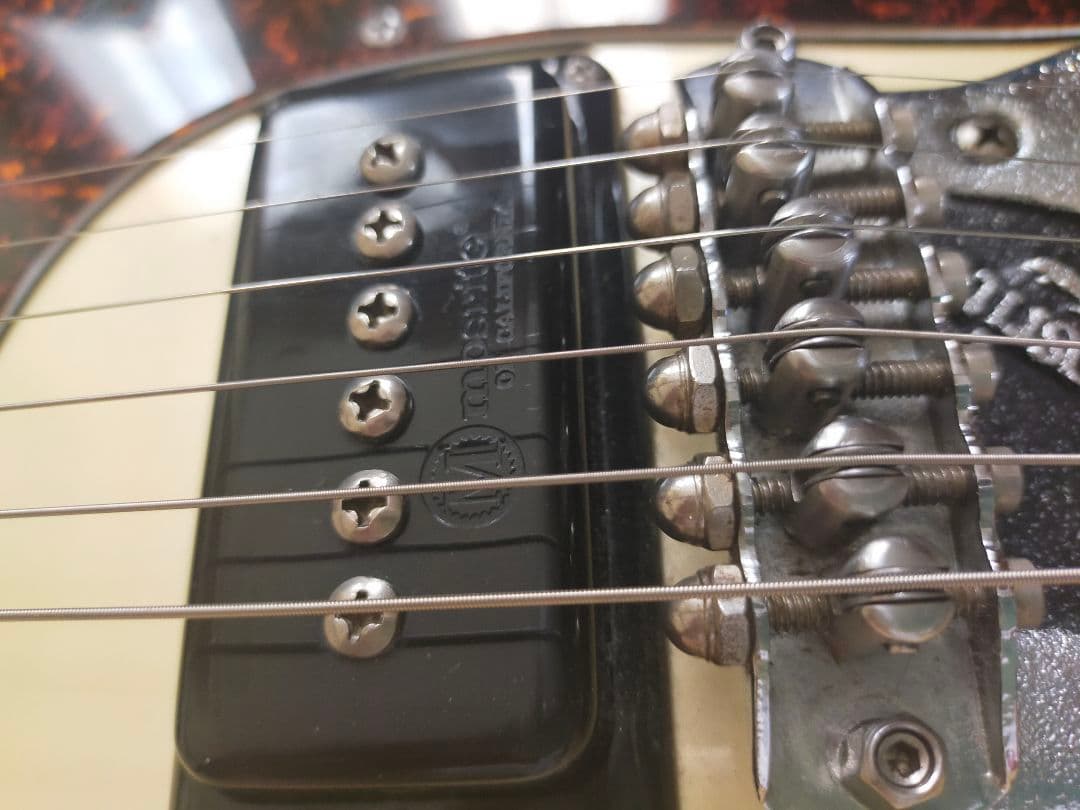 モズライトUSA-The Ventures　 　(セミモズレーサイン)入り