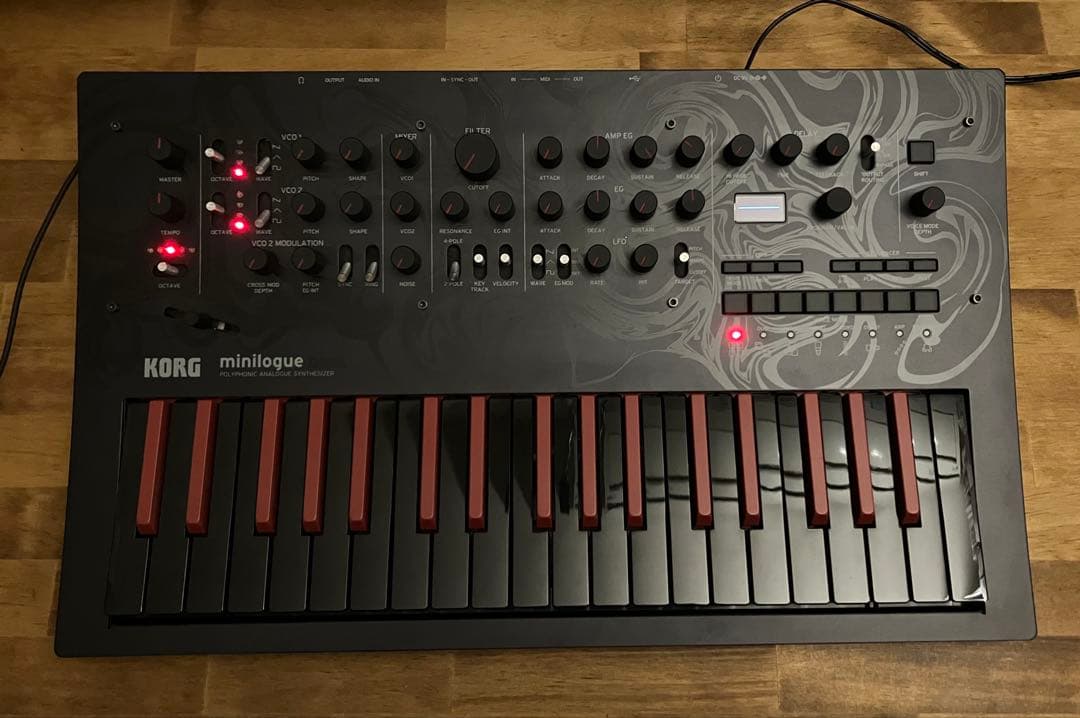 美品 KORG minilogue bass ベースシンセサイザー 元箱あり