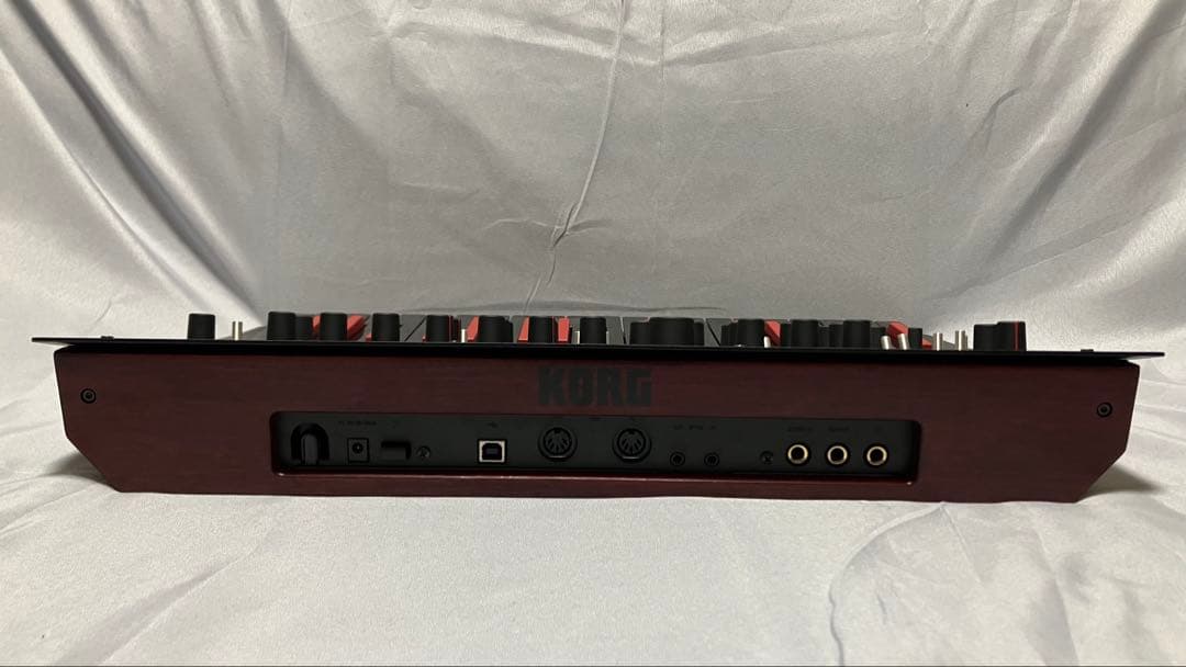 美品 KORG minilogue bass ベースシンセサイザー 元箱あり