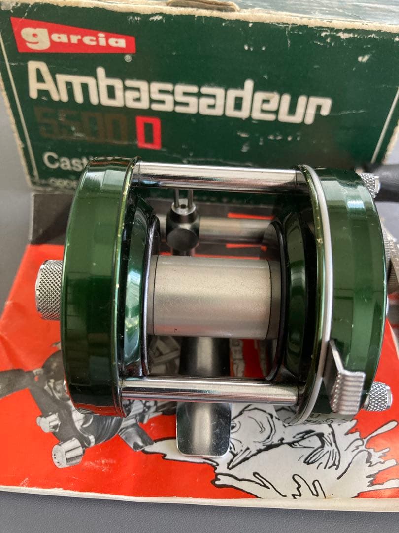 アブ　abu アンバサダー 5500D 美品　初期ニッケルハンドル