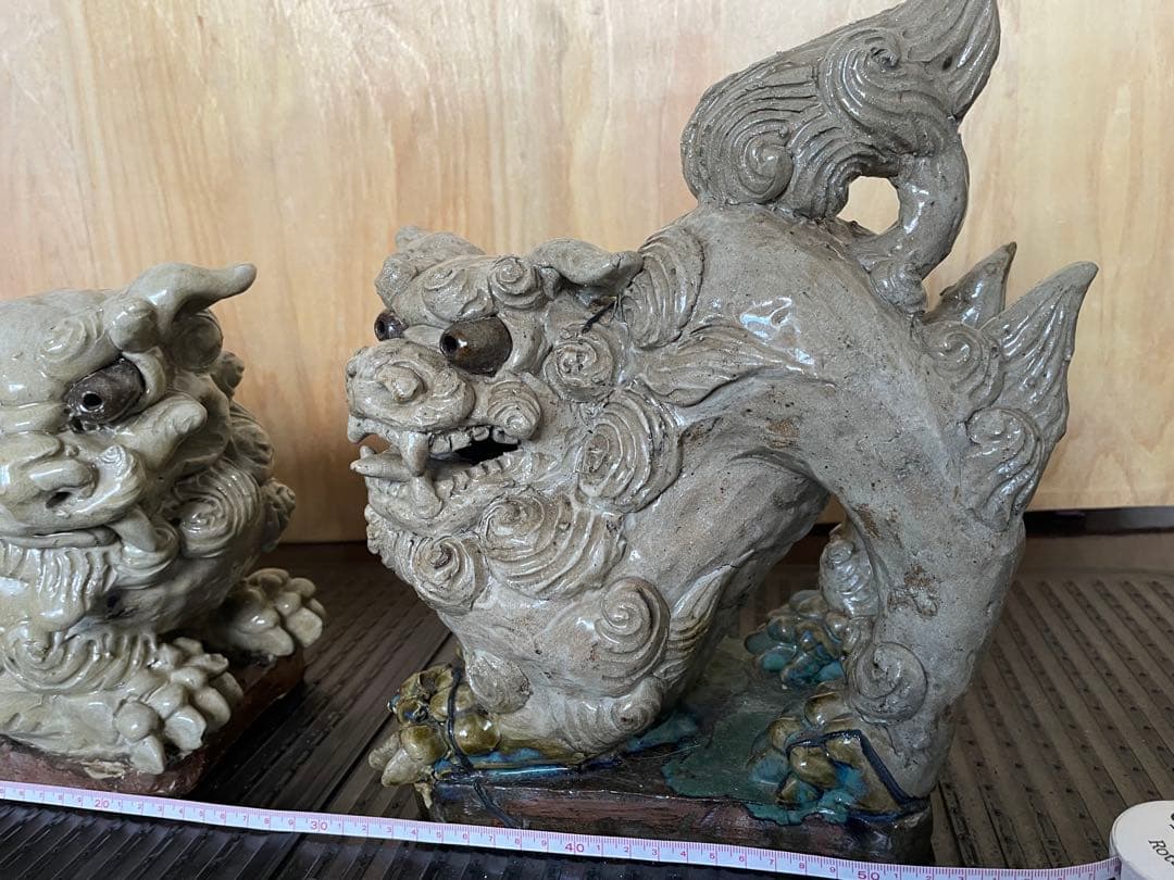 希少　島常賀　台付シーサー白土ペア　阿吽　壺屋焼　名工　沖縄