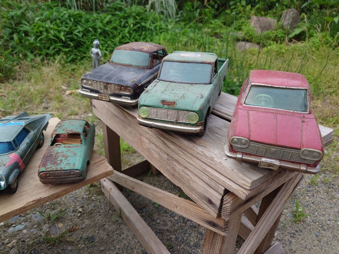 S*r様 ブリキのおもちゃ　車