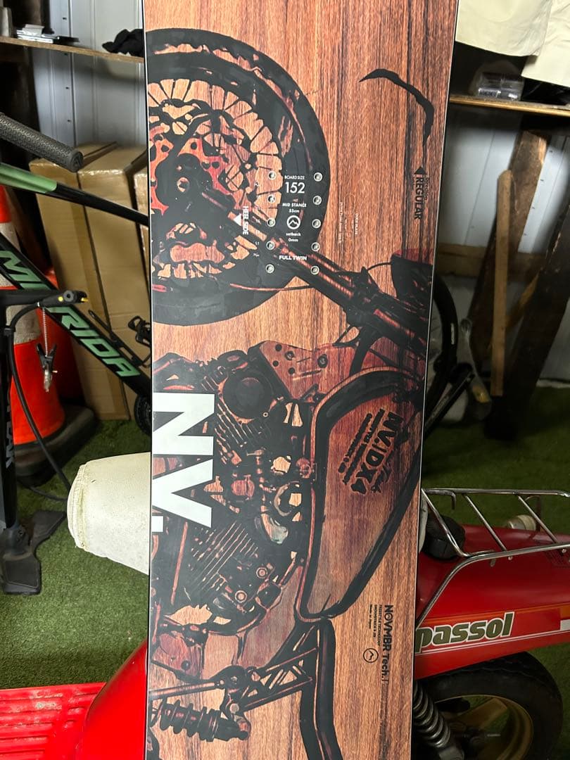 美品 24-25 November DX4 152cm ノベンバー スノーボード