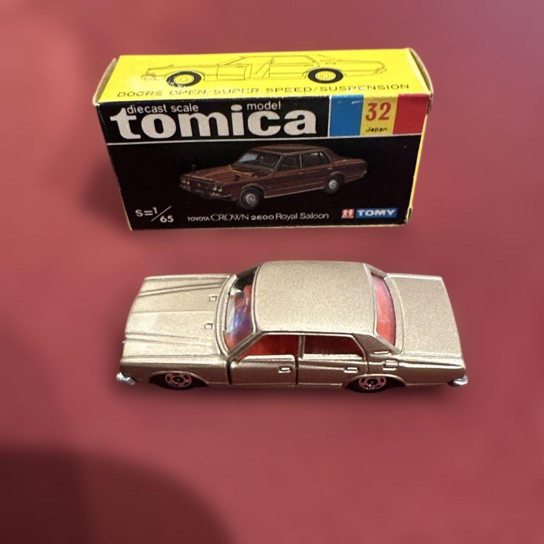 トミカ CROWN 2600  Saloon 1/65黒箱オリジナル