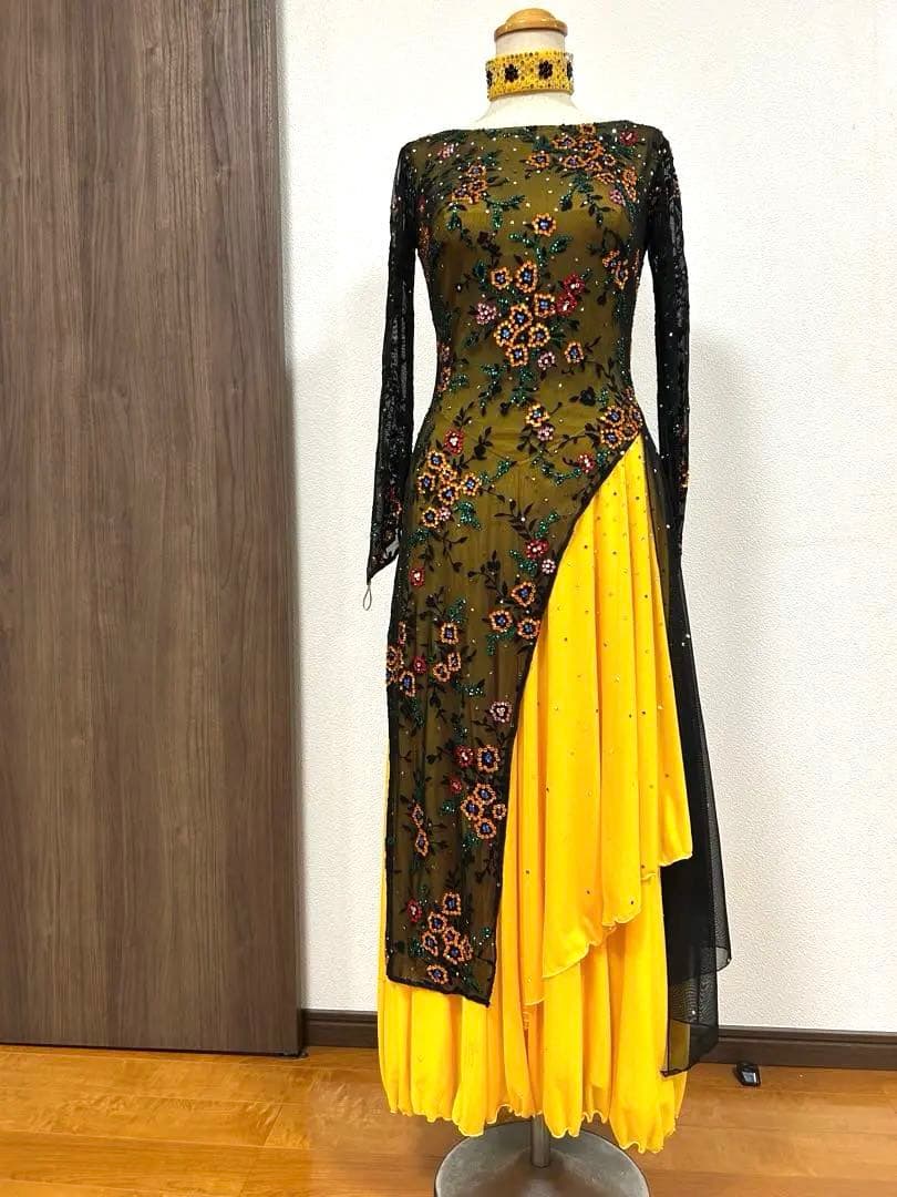 社交ダンススタンダードドレス　デモ　競技会　スワロフスキー　豪華　Ｍ