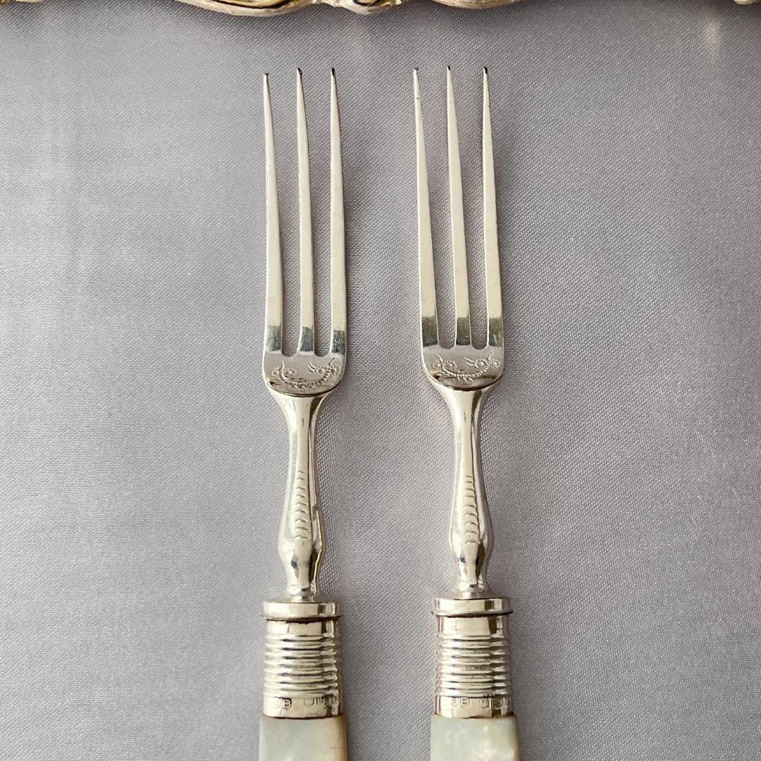 【John Biggin】【純銀継手 / 白蝶貝】ティーフォーク 2本